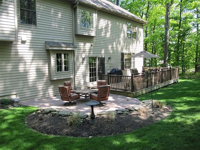 2nd image of 40 Coventry Ln