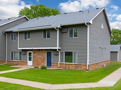 730 W Village Rd APT 102, Chanhassen, MN, 55317