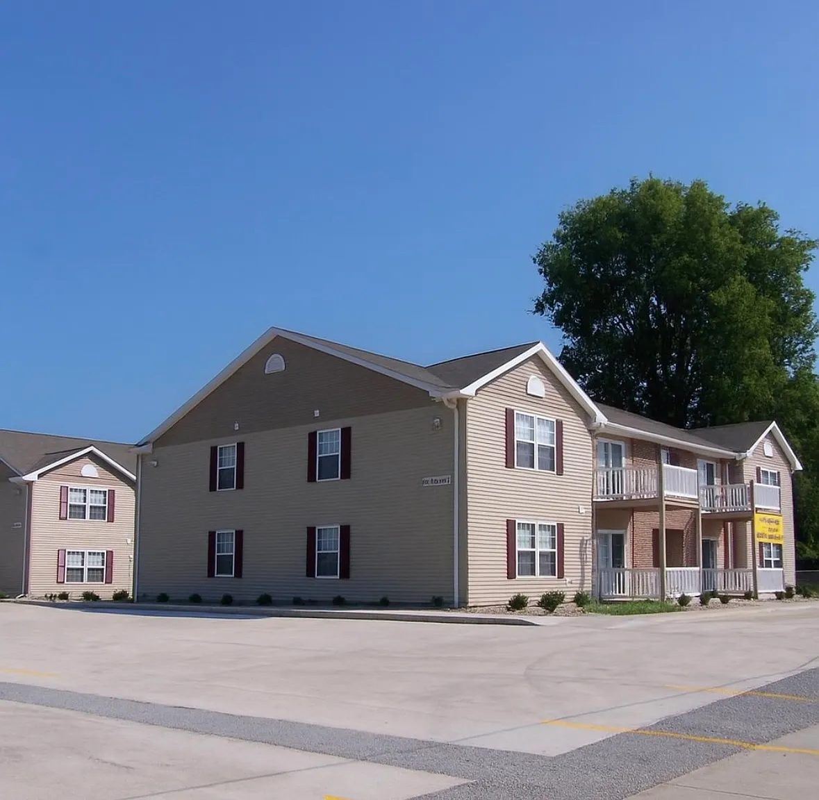2 bed, $995 — Photo 1