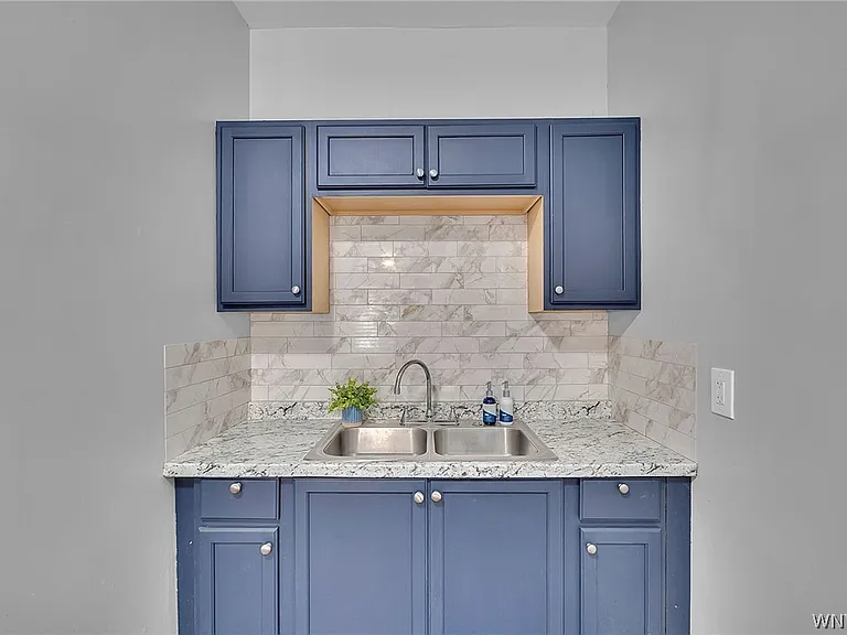235 Potomac Ave — Photo 6