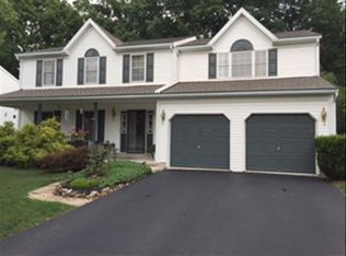 4153 Hunters Run Blvd, Reading, PA 19606