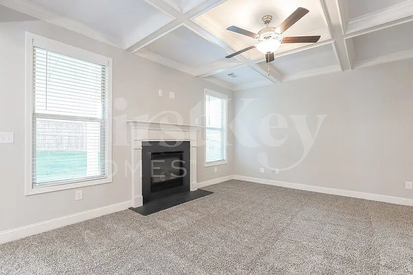 4 bed, 3.0 bath, 2813 sqft, $3,125 — Photo 4