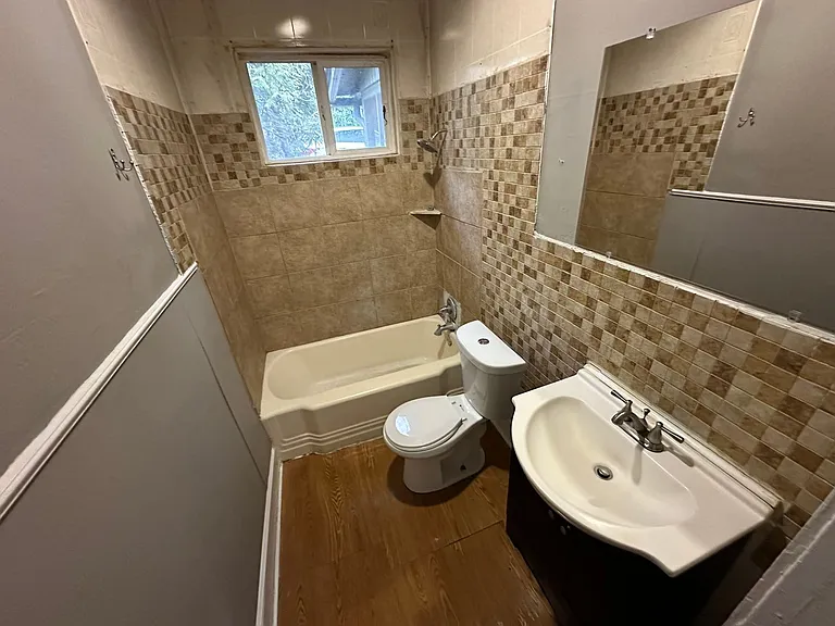 403 S Broad St SW — Photo 10