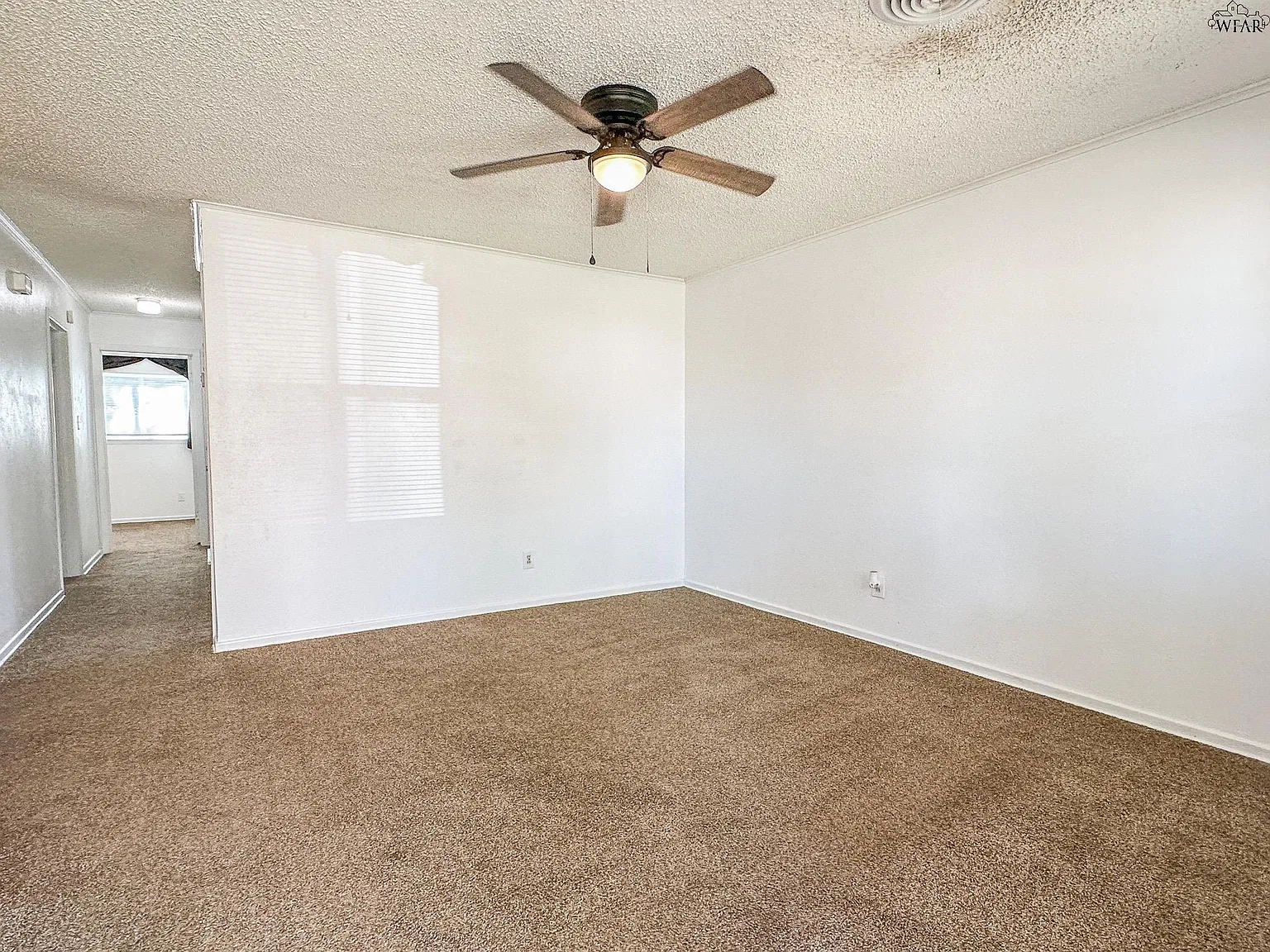 3 bed, 1.5 bath, 975 sqft, $1,200 — Photo 4