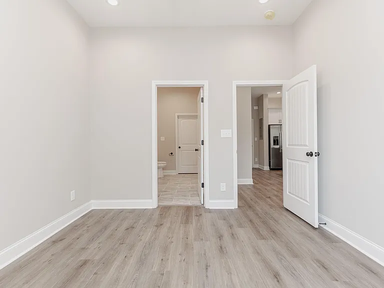 1009 Northside Dr — Photo 28