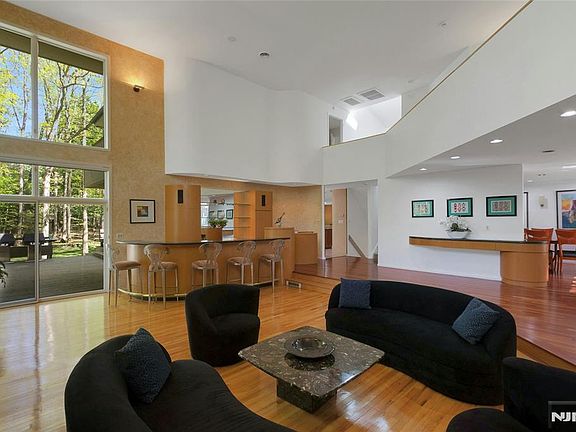 5th image of 78 Apple Ridge Rd
