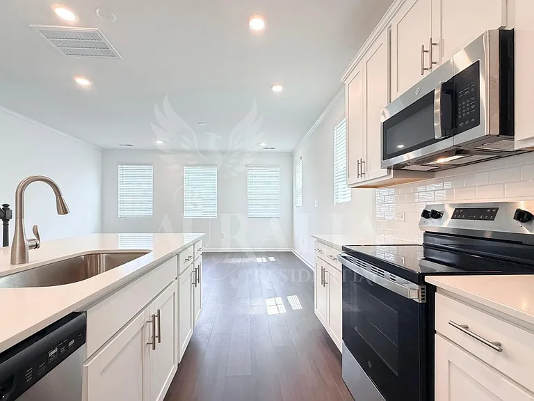 3611 Elm Grove Ln — Photo 14