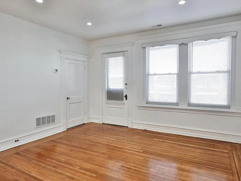 5908 Carpenter St #B — Photo 4