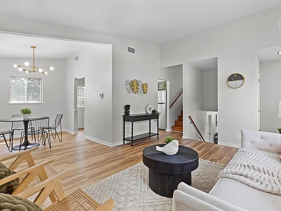 3rd image of 2280 Martin Dr