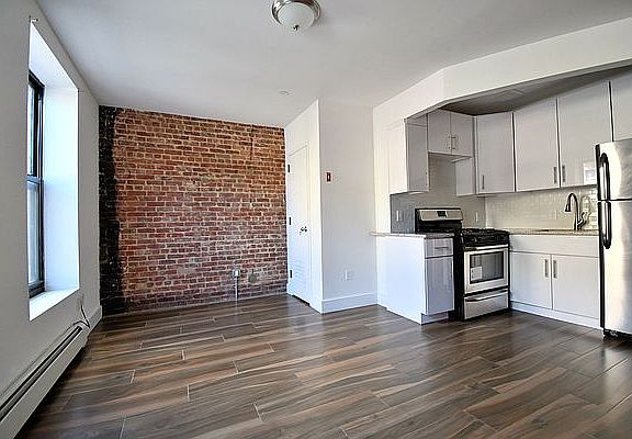 5th image of 1019 Southern Blvd #E