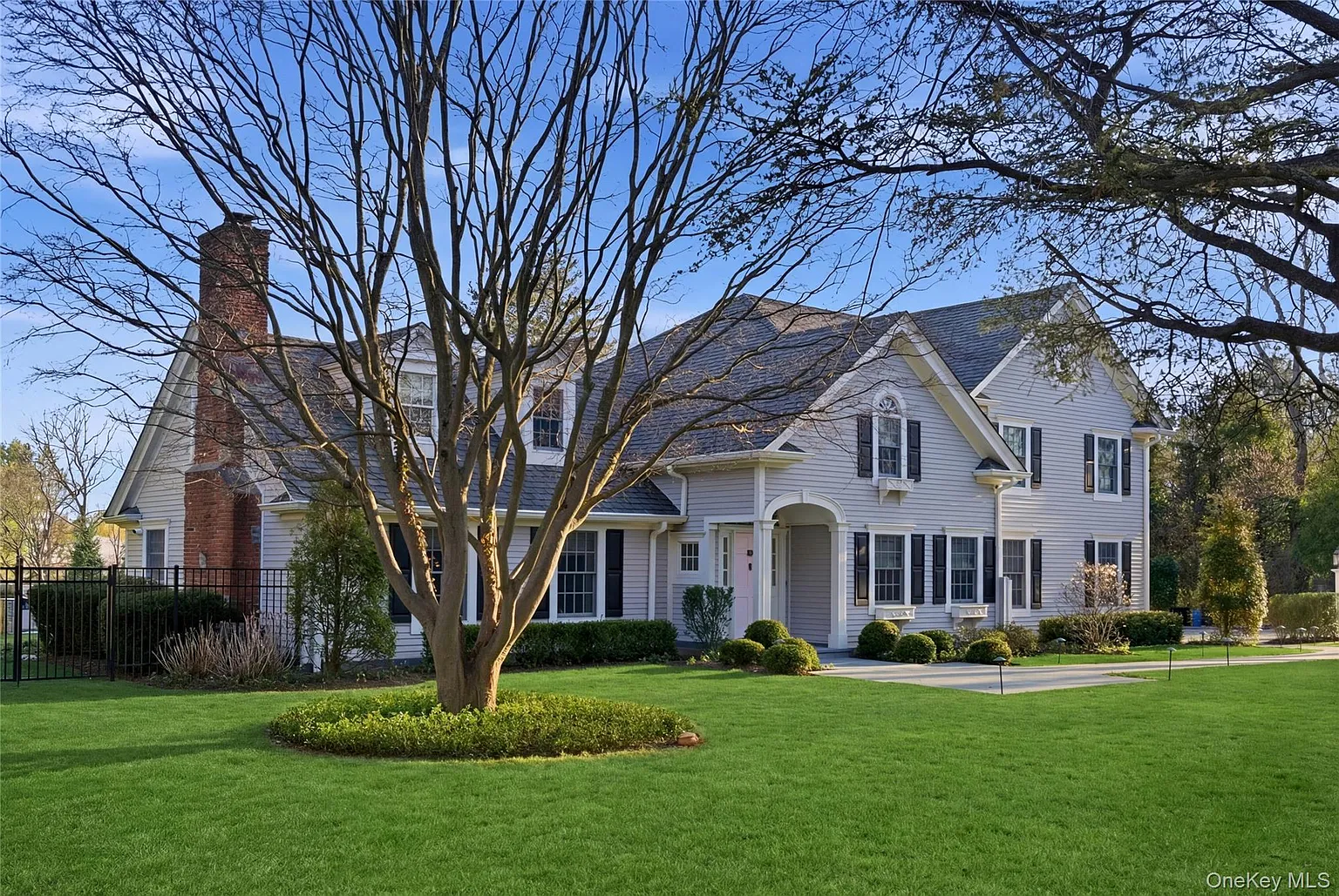 51 Linden Lane photo 1