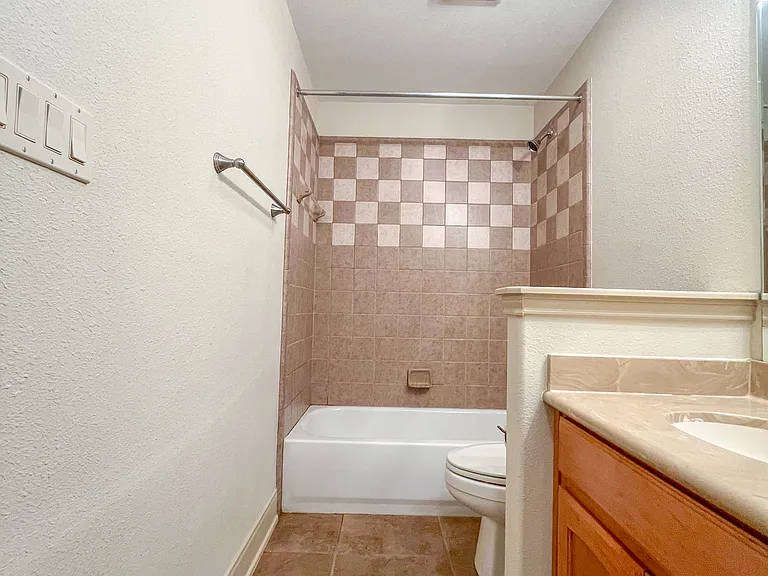 6000 Boxelder Trl — Photo 13
