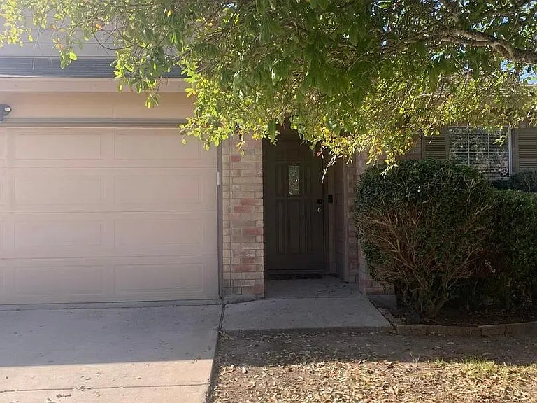 7502 Paraiso Point — Photo 2