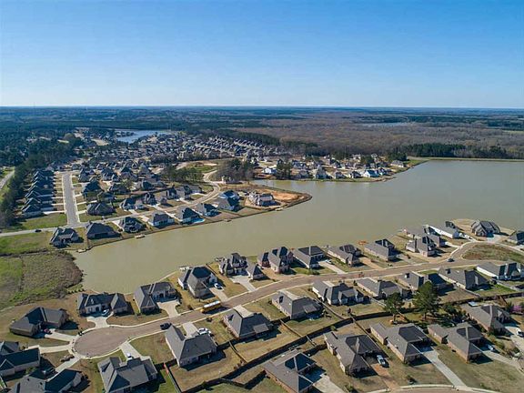 3rd image of 129 Camden Lake Dr