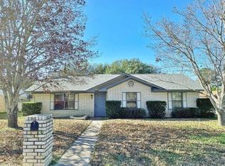 1100 Meadow Dr, Athens, TX 75751