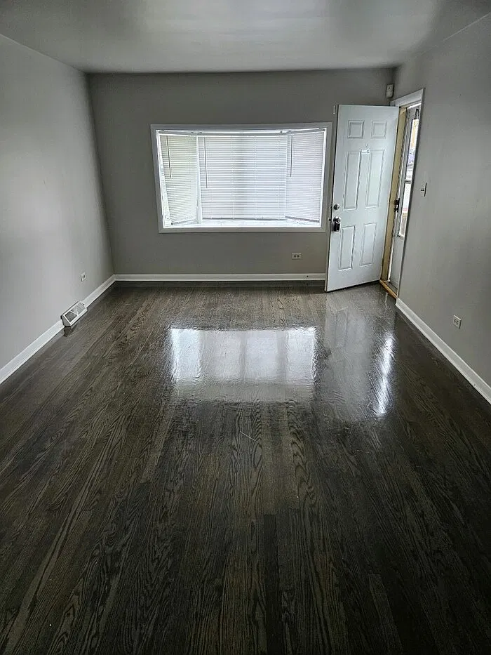 2 bed, 1.0 bath, 782 sqft, $1,300 — Photo 2