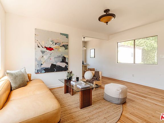 4th image of 946 Hyperion Ave