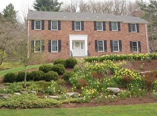 312 Hallsborough Dr, Pittsburgh, PA