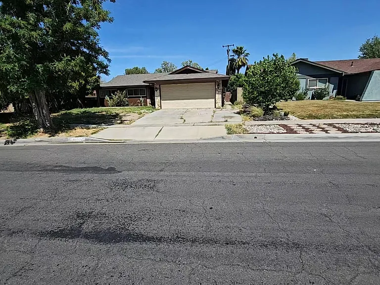 44836 Lorimer Ave — Photo 1