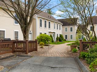 54 Rope Ferry Rd UNIT B28, Waterford, CT 06385