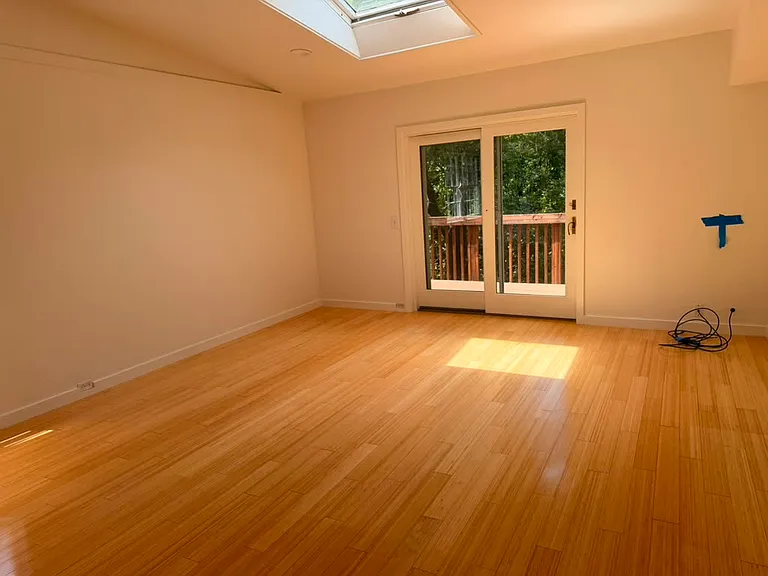 254 Redwood Rd — Photo 2