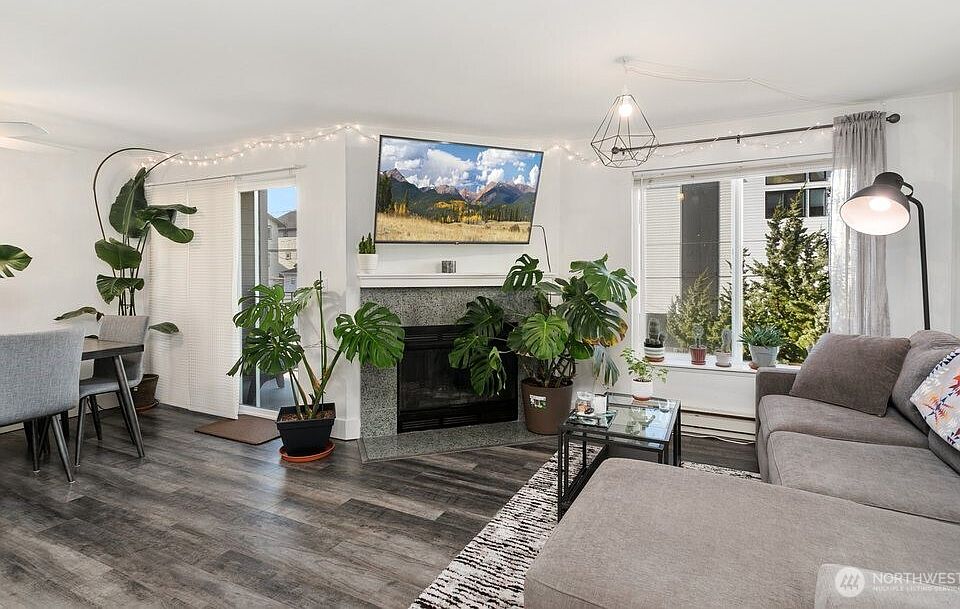 1st image of 4831 Fauntleroy Way SW #206