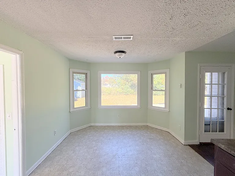 158 Lewis Ln — Photo 12
