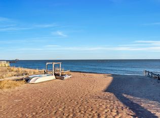 71 Beach Ave, Madison, CT 06443