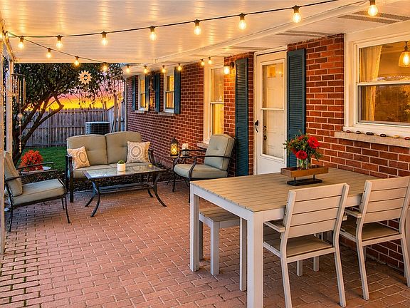 2nd image of 3004 Blackhawk Rd