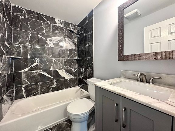 4th image of 134 North St #24