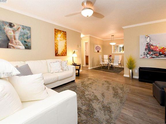 2nd image of 100 Kinross Dr APT 6