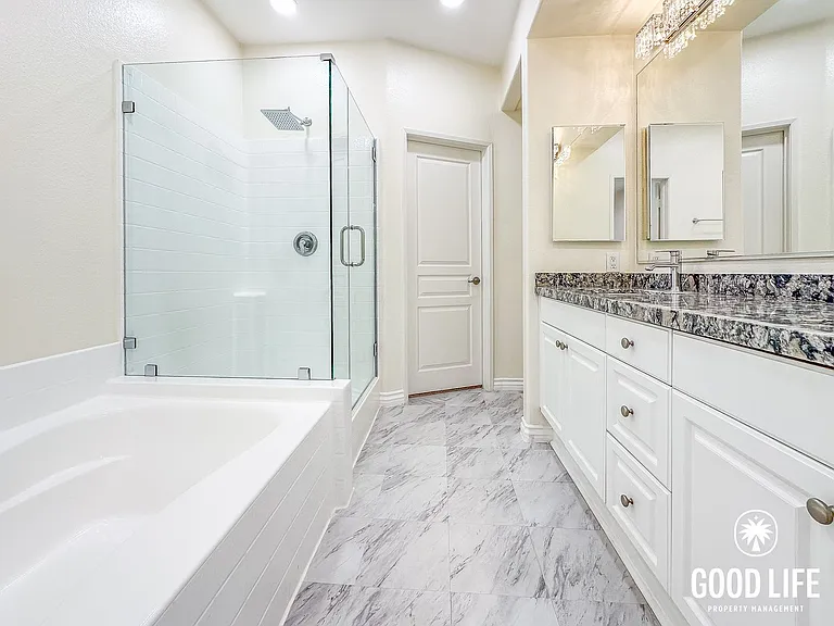 2260 Watermarke Pl — Photo 21