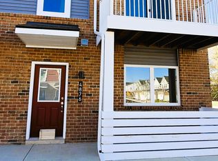 4876 Parkside Ln, Troy, MI 48085