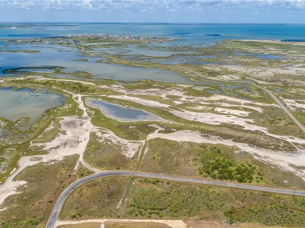 602 Cape Velero Dr #698, Rockport, TX 78382