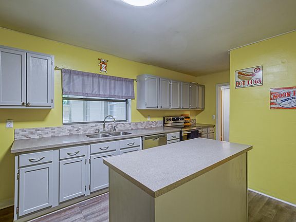 2nd image of 5447 Waterside Dr