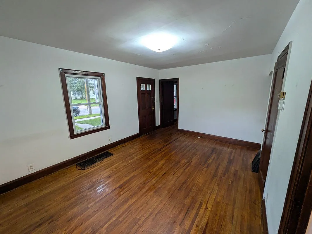 2 bed, 1.0 bath, 1240 sqft, $1,550 — Photo 4