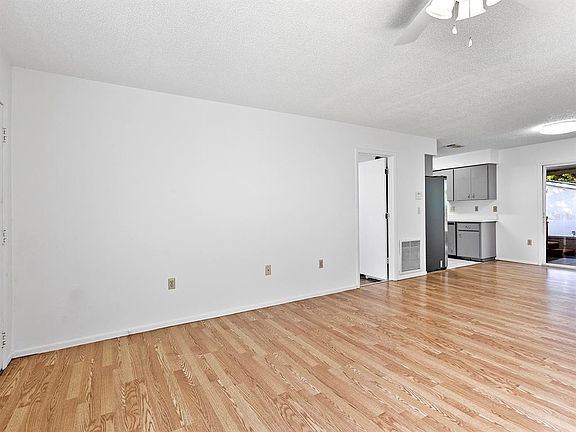 3rd image of 4260 BELL AVENUE