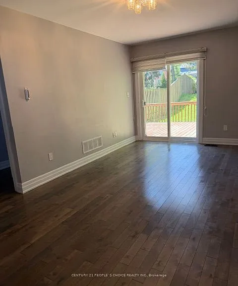 2951 Salerno Cres — Photo 9