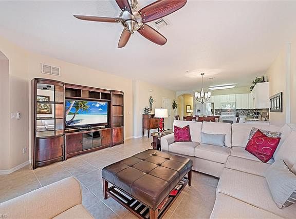 4th image of 9631 Spanish Moss Way Unit 3913