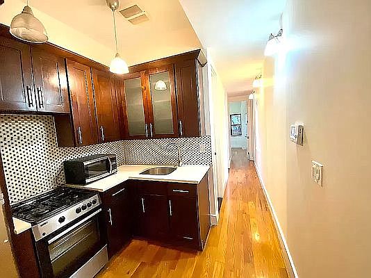 3rd image of 938 Lafayette Ave #2AK