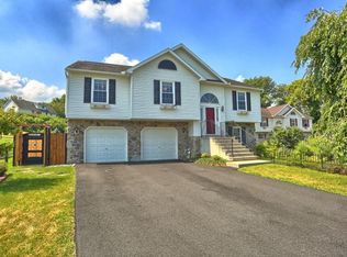 323 Winding Way, Womelsdorf, PA