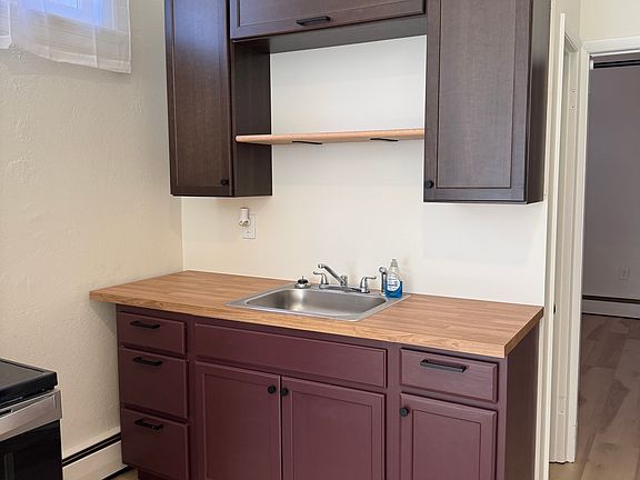 5th image of 329 Taylor Ave APT 1