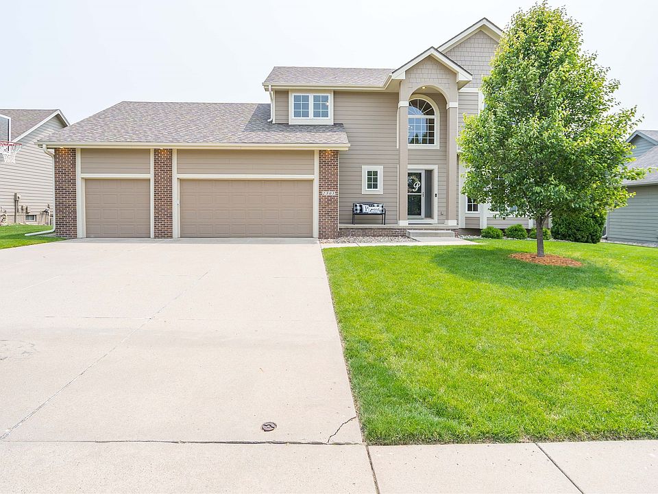 1st image of 2303 NE Bel Aire Dr
