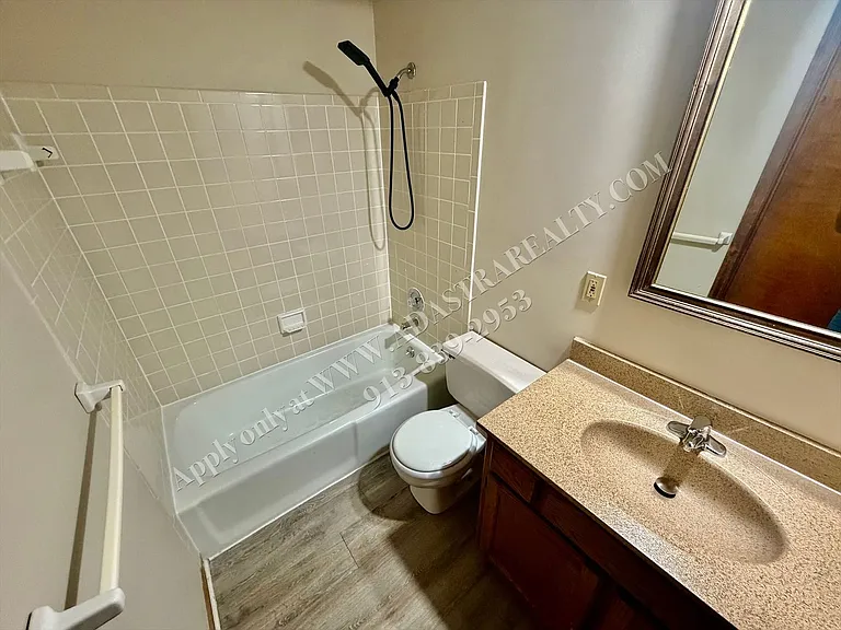 6622 W 149th Ter — Photo 17