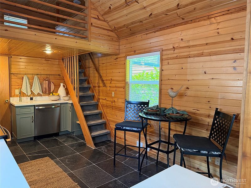 3rd image of 1546 Reservation Road SE #94
