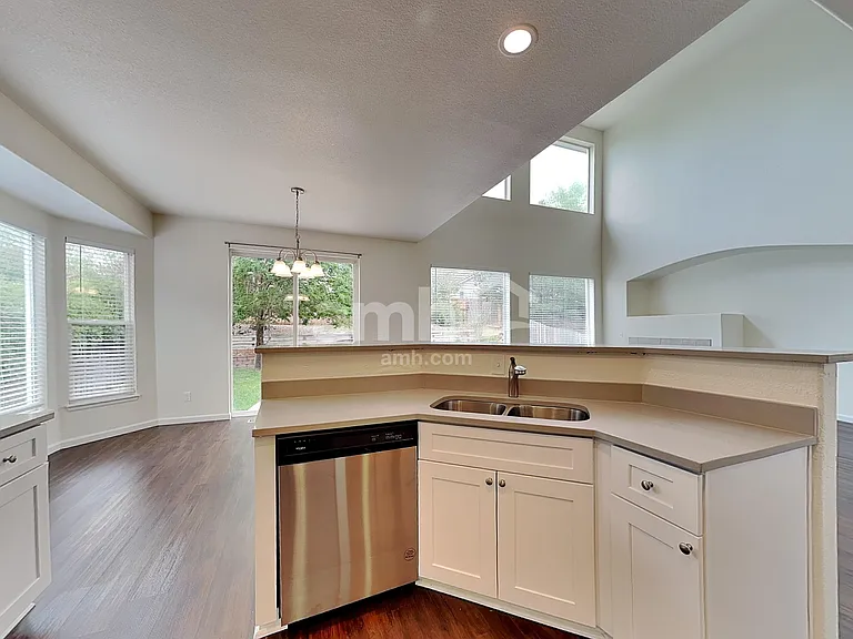 4960 S Malaya Way — Photo 3