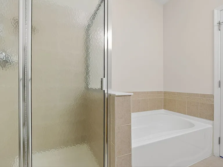 The Apartments At Weatherby — Photo 21