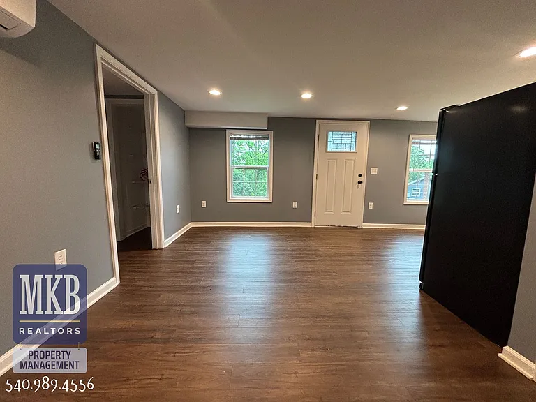 811 Montvue Rd — Photo 17