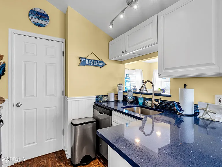112 W Tide Way — Photo 10