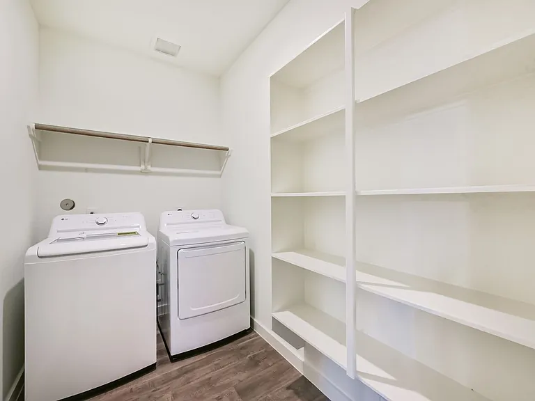 1868 Dry Cherry Ln — Photo 40